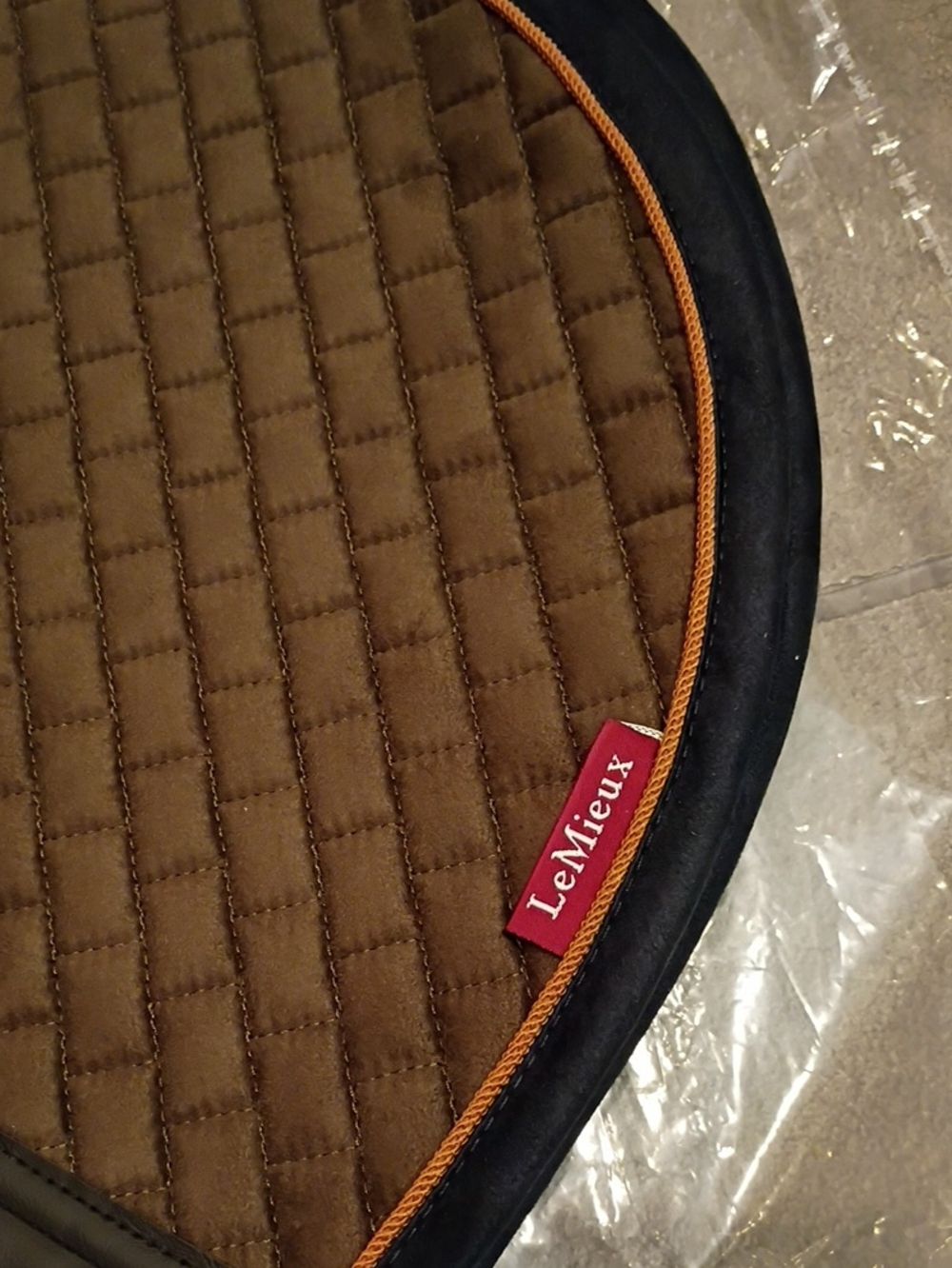 LeMieux Suede Close Contact Saddle Pad - Picture 3 of 10
